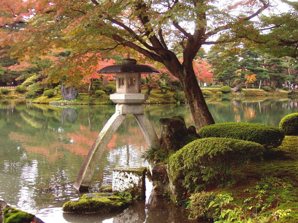Visit Kenrokuen, one of Japan’s best gardens