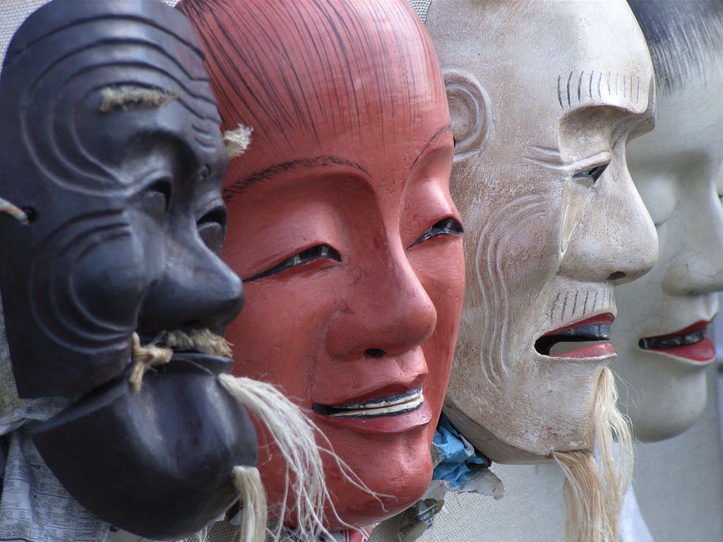 Самая большая маска. Театр Кабуки в Японии маски. Японский театр ногаку маски. Театр Кабуки Гримм. Китайская Театральная маска Кабуки.