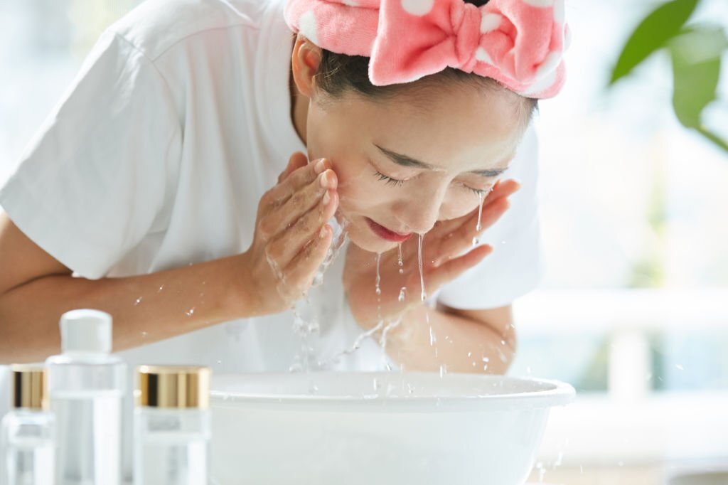 14 MustTry Japanese Exfoliators On The Market In 2024